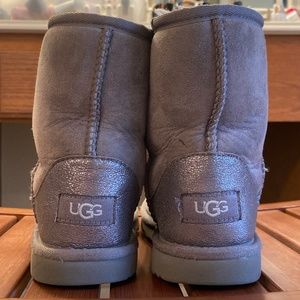 Little kids size 1 Uggs